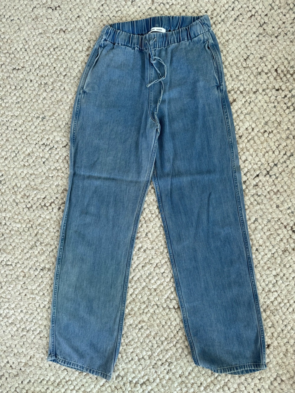 Relaxed Denim Jogger Pants in Medium Blue